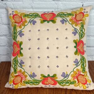 Lee Wards Vintage Crewel Completed Pillow